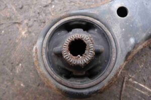 Изображение товара 92405 - 00092405 rychag perednij pravyj nizhnij Subaru Tribeca 1