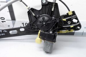 Изображение товара 92483 - 00092483 steklopodemnik perednij levyj Chevrolet Aveo 1