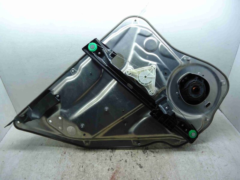 Изображение товара 92497 - 00092497 steklopodemnik zadnij pravyj Honda Ridgeline