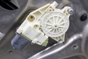 Изображение товара 92983 - 00092983 steklopodemnik zadnij levyj Ford Explorer 2