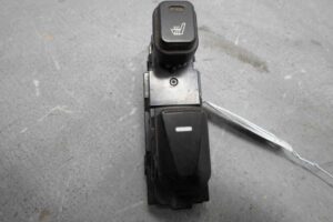 Изображение товара 93071 - 00093071 knopka steklopodemnika Mercedes CLA