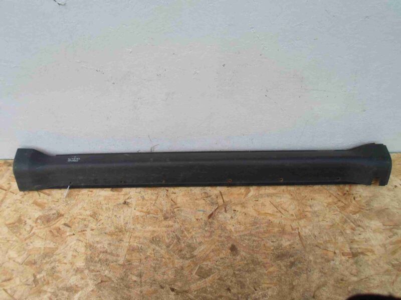 Изображение товара 93682 - 00093682 porog plastikovyj levyj Chrysler 300M