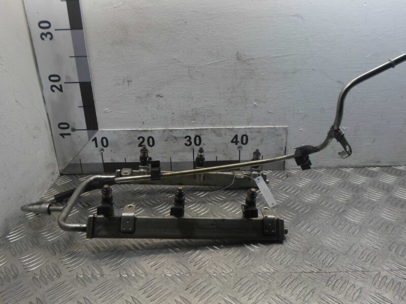 Изображение товара 93924 - 00093924 toplivnaya rampa Skoda Yeti