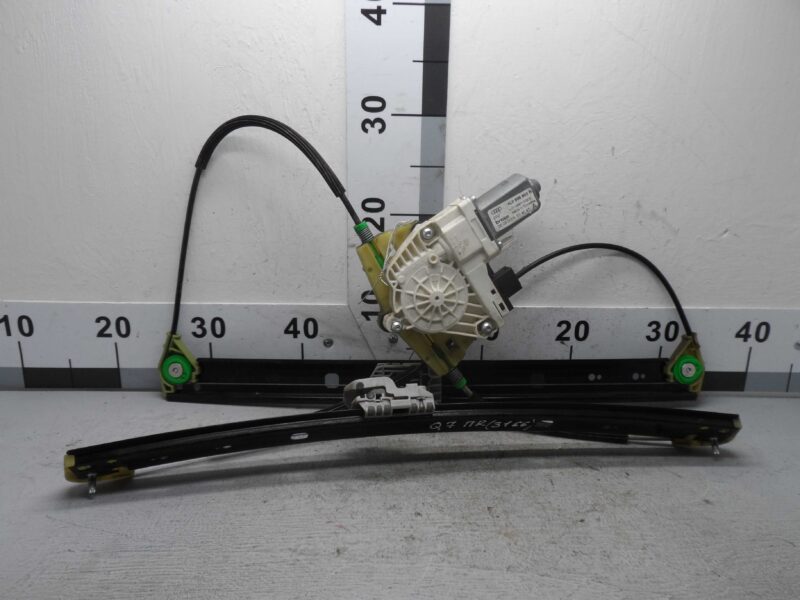 Изображение товара 94345 - 00094345 steklopodemnik perednij pravyj