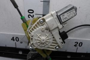 Изображение товара 94345 - 00094345 steklopodemnik perednij pravyj 1