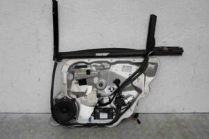 Изображение товара 94671 - 00094671 steklopodemnik zadnij pravyj Ford Scorpio