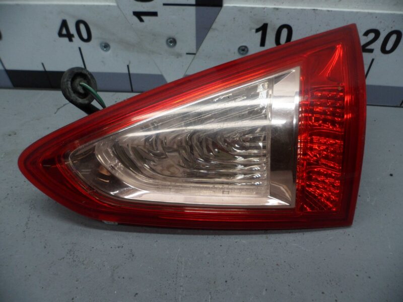 Изображение товара 94829 - 00094829 fonar kryshki pravyj Toyota Hiace