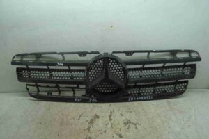 Изображение товара 95772 - 00095772 reshetka radiatora Ford Fiesta