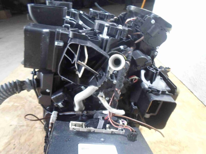 Изображение товара 95886 - 00095886 korpus otopitelya (pechki) Ford Scorpio