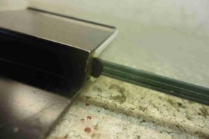 Изображение товара 97643 - 00097643 steklo dveri zadnej levoj Ford Scorpio 1