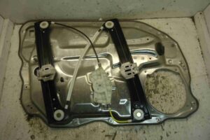 Изображение товара 97670 - 00097670 steklopodemnik perednij pravyj Ford Scorpio 1