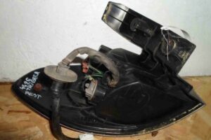 Изображение товара 98974 - 00098974 fonar kryla pravyj Peugeot 306 2