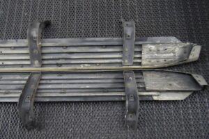 Изображение товара 100221 - 00100221 podnozhka pravaya SAAB 9 3 2