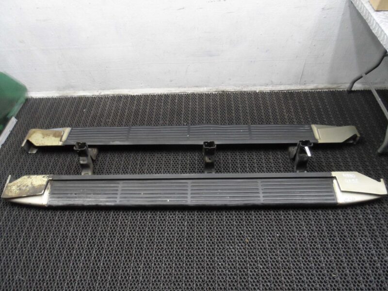 Изображение товара 100221 - 00100221 podnozhka pravaya SAAB 9 3