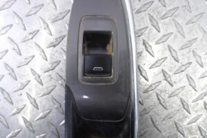 Изображение товара 100435 - 00100435 knopka steklopodemnika 1