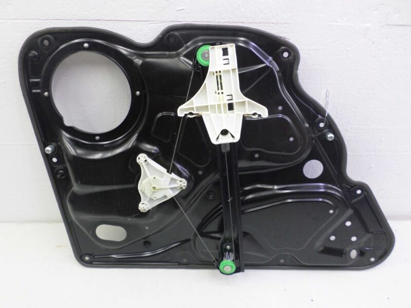 Изображение товара 100505 - 00100505 steklopodemnik zadnij pravyj Volvo S40