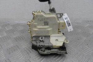 Изображение товара 100936 - 00100936 zamok dveri perednej pravoj 