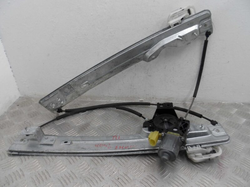 Изображение товара 100945 - 00100945 steklopodemnik perednij levyj