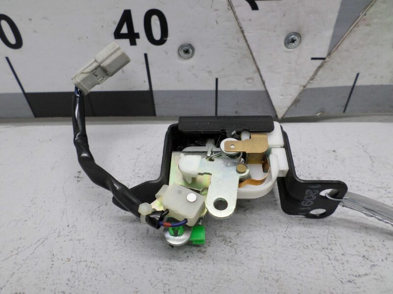 Изображение товара 100946 - 00100946 zamok bagazhnika