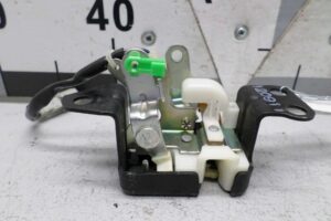 Изображение товара 100946 - 00100946 zamok bagazhnika 2