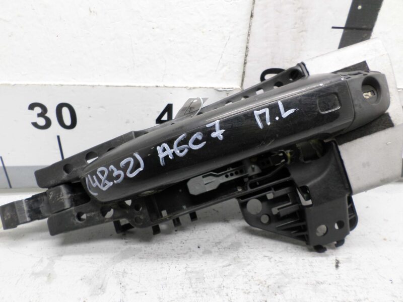 Изображение товара 101039 - 00101039 ruchka naruzhnaya perednyaya levaya