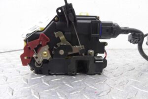 Изображение товара 101093 - 00101093 zamok dveri perednej levoj