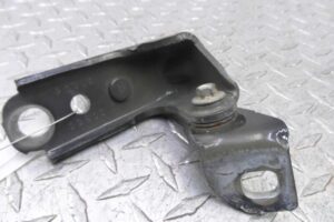 Изображение товара 107160 - 00101160 petlya dveri perednyaya 