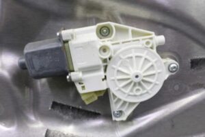Изображение товара 101330 - 00101330 steklopodemnik perednij levyj Honda Ridgeline 6
