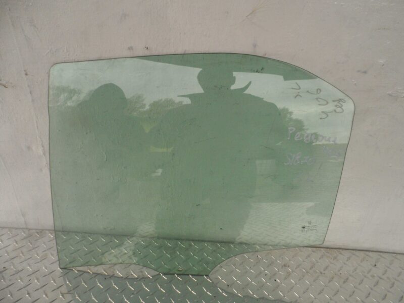 Изображение товара 101958 - 00101958 steklo dveri zadnej levoj Mercedes SLK