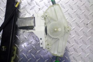 Изображение товара 102219 - 00102219 steklopodemnik perednij pravyj 2