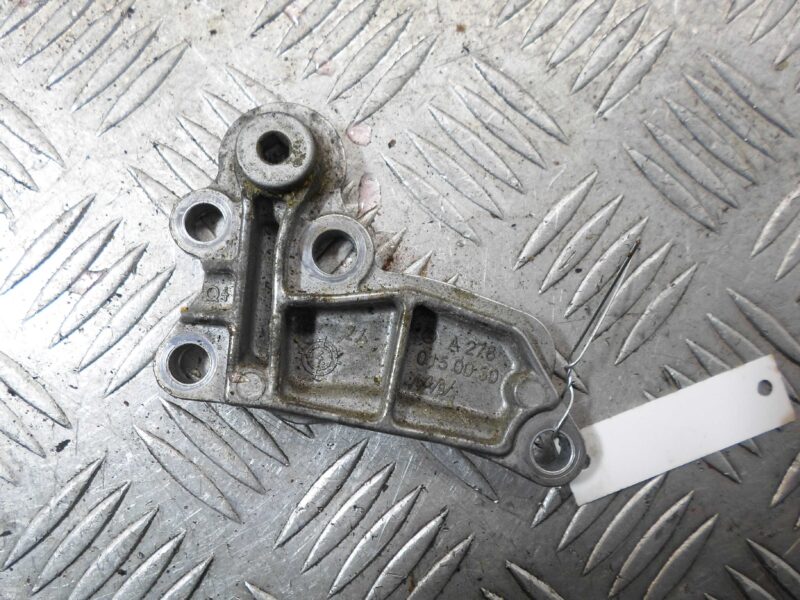 Изображение товара 102350 - 00102350 kryshka dvigatelya Ford Mondeo