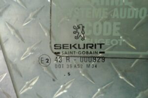 Изображение товара 102820 - 00102820 steklo dveri perednej pravoj Mercedes GLE 1