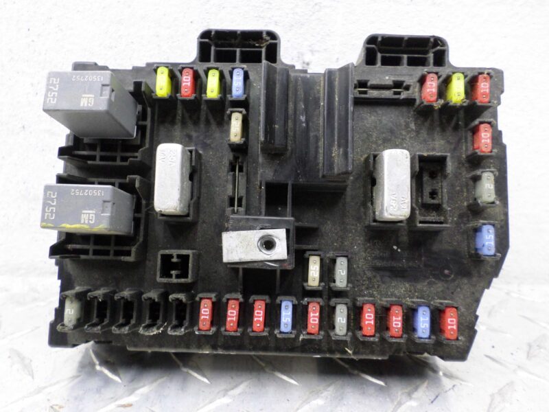 Изображение товара 102893 - 00102893 blok predokhranitelej Pontiac Vibe