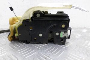 Изображение товара 103109 - 00103109 zamok dveri perednej pravoj Toyota Carina E 3