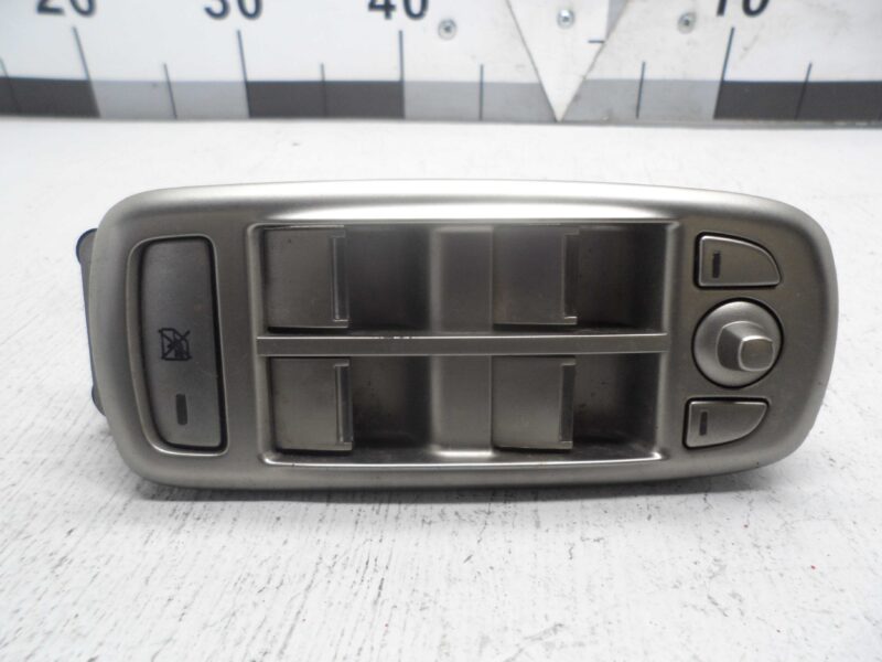 Изображение товара 103138 - 00103138 knopka steklopodemnika Chevrolet Cobalt