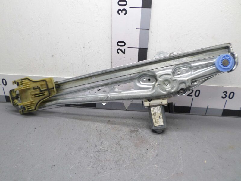 Изображение товара 103385 - 00103385 steklopodemnik zadnij levyj Skoda Yeti