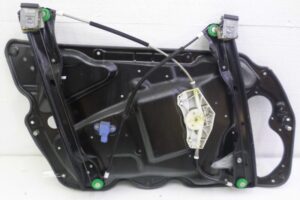 Изображение товара 103436 - 00103436 steklopodemnik perednij pravyj Volvo S40