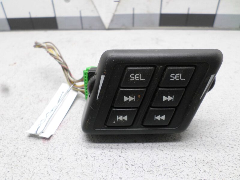 Изображение товара 103468 - 00103468 knopka salona Volvo V50