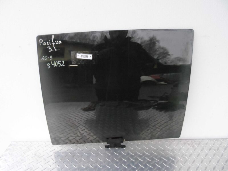 Изображение товара 104155 - 00104155 steklo dveri zadnej levoj