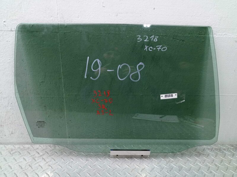 Изображение товара 104158 - 00104158 steklo dveri zadnej pravoj Volvo XC70