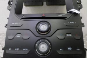 Изображение товара 104175 - 00104175 panel upravleniya magnitoloj Skoda Yeti 1