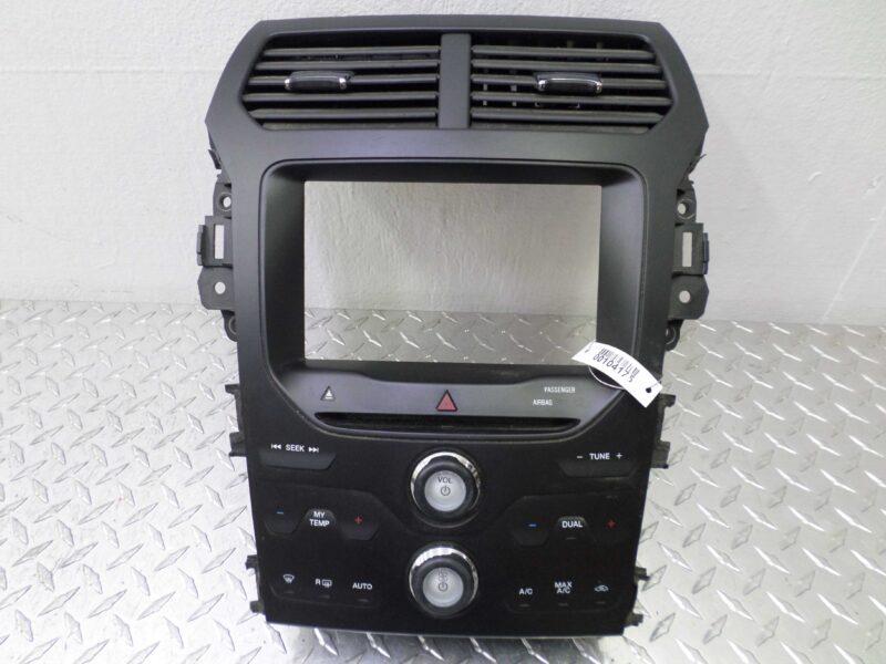 Изображение товара 104175 - 00104175 panel upravleniya magnitoloj Skoda Yeti