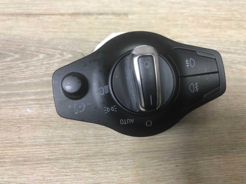 Изображение товара 104276 - 00104276 pereklyuchatel sveta