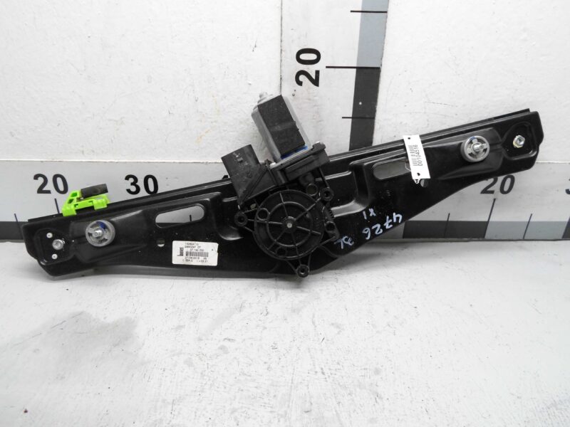 Изображение товара 104516 - 00104516 steklopodemnik zadnij levyj