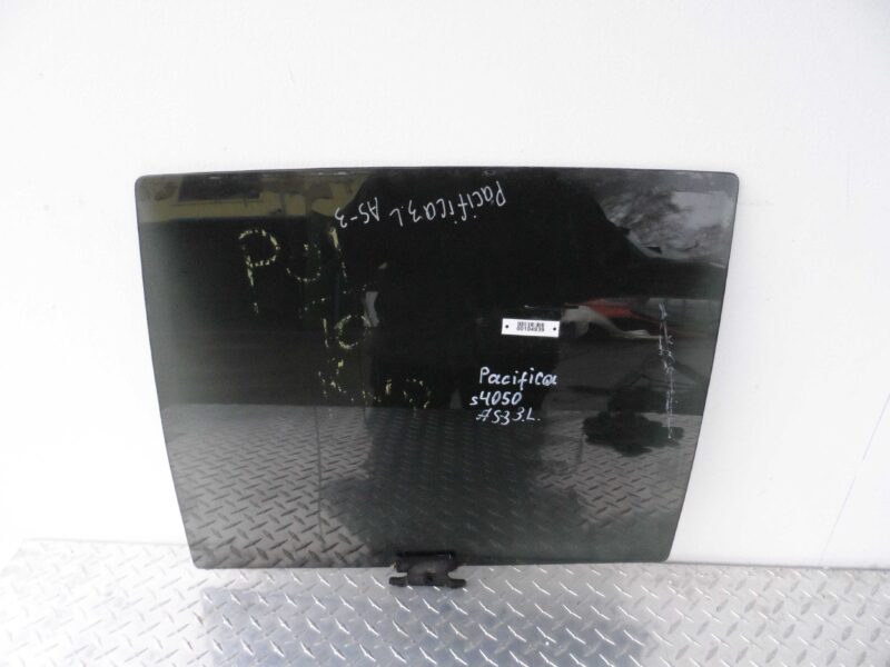 Изображение товара 104939 - 00104939 steklo dveri zadnej levoj