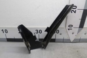 Изображение товара 105336 - 00105336 petlya kapota levaya Pontiac Vibe 1