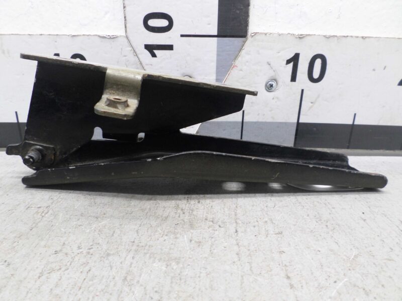 Изображение товара 105336 - 00105336 petlya kapota levaya Pontiac Vibe