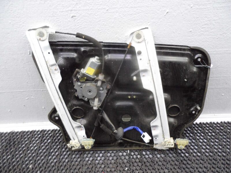 Изображение товара 105339 - 00105339 steklopodemnik perednij pravyj Lexus RX