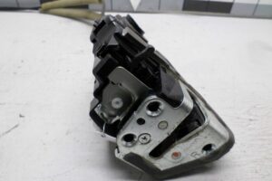 Изображение товара 105422 - 00105422 zamok dveri zadnej pravoj Subaru Legacy 3