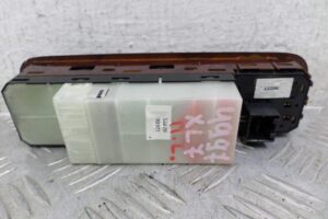 Изображение товара 105856 - 00105856 knopka steklopodemnika Porsche Macan 1